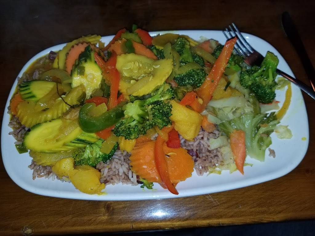 Jerk Hut Jamaican Grille & Rhum Bar | restaurant | 926 E Fowler Ave, Tampa, FL 33612, USA | 8139775777 OR +1 813-977-5777