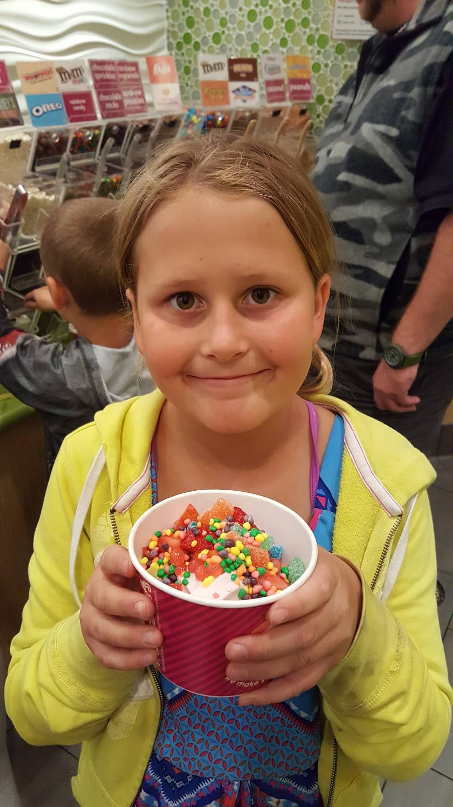 Menchies Frozen Yogurt | bakery | 973 E Stanley Blvd, Livermore, CA 94550, USA | 9254473300 OR +1 925-447-3300