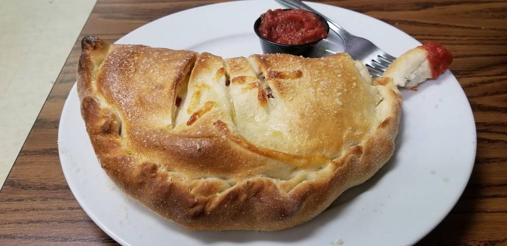 Don Tomassos Italian & American Kitchen | restaurant | 123 W Wyandot Ave, Upper Sandusky, OH 43351, USA | 4192940500 OR +1 419-294-0500