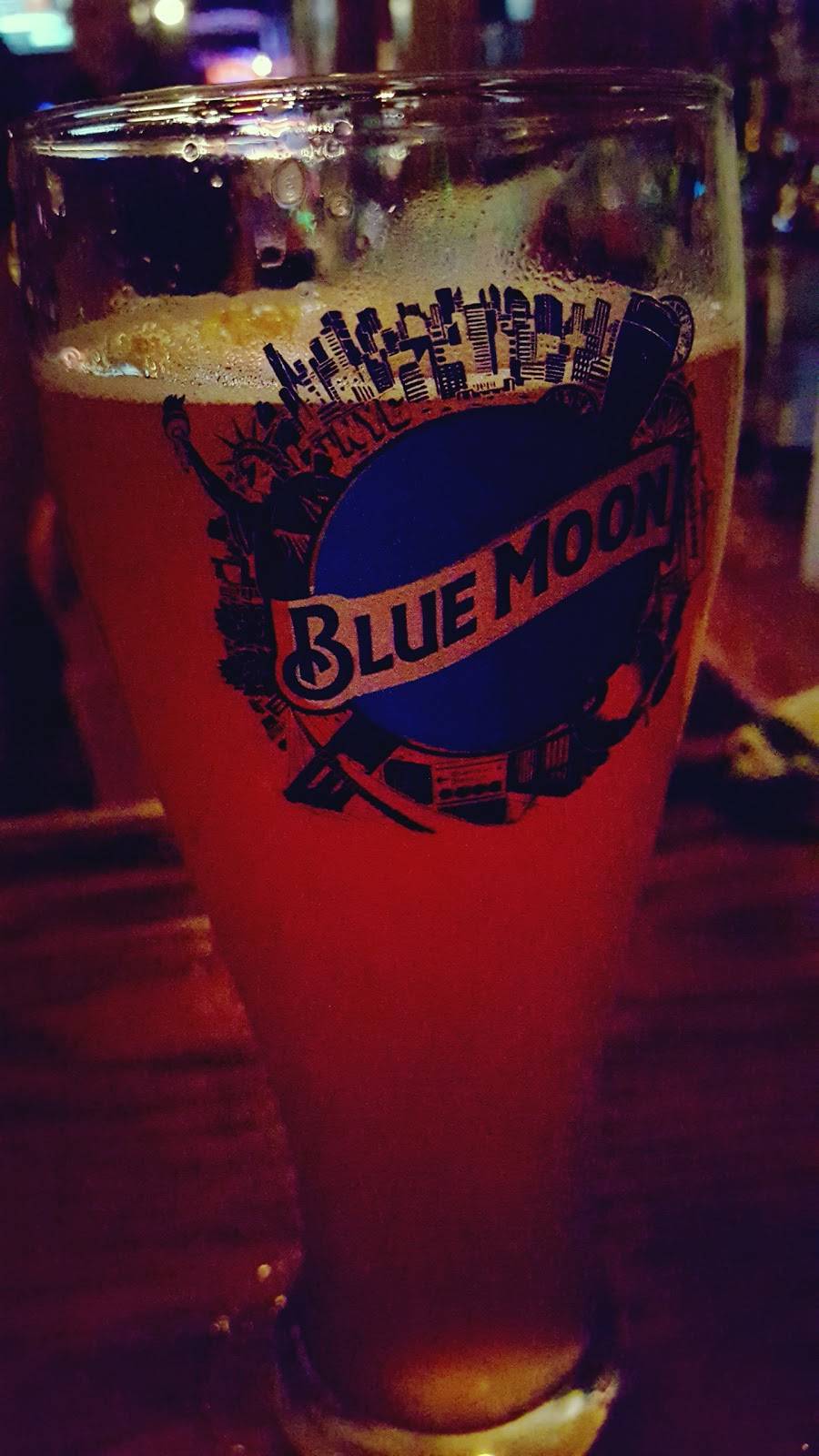 Mulrooneys | restaurant | 239 W Fayette St, Syracuse, NY 13202, USA | 3154796163 OR +1 315-479-6163