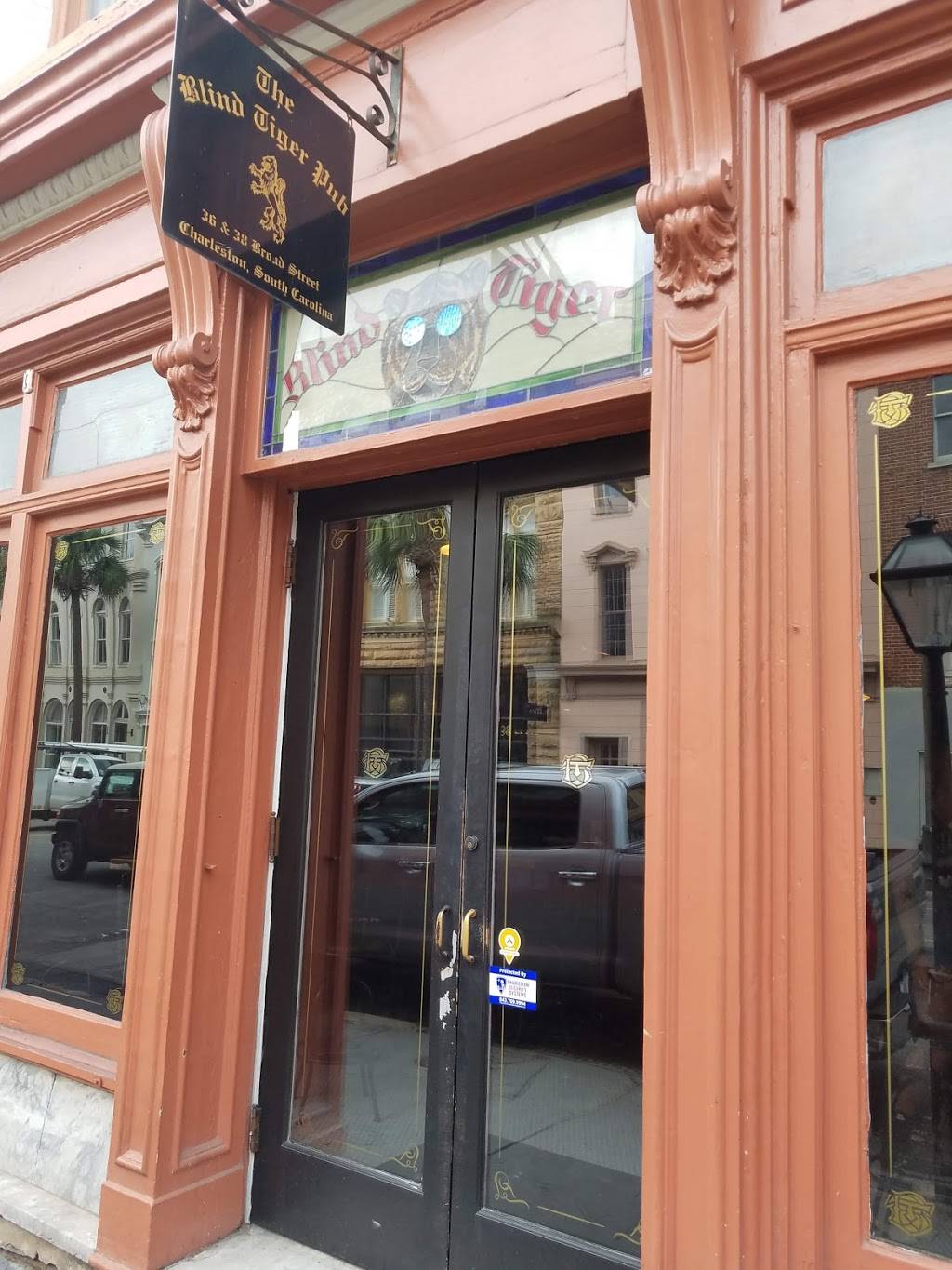 Blind Tiger Pub | restaurant | 36-38 Broad St, Charleston, SC 29403, USA | 8438726700 OR +1 843-872-6700