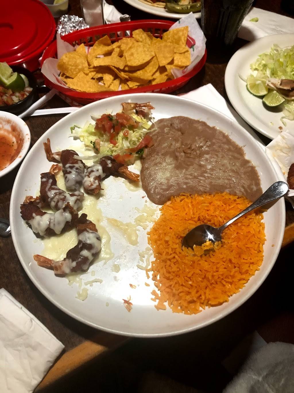 Los Bigotes De Villa | restaurant | 668 Strander Blvd, Tukwila, WA 98188, USA | 4252718017 OR +1 425-271-8017