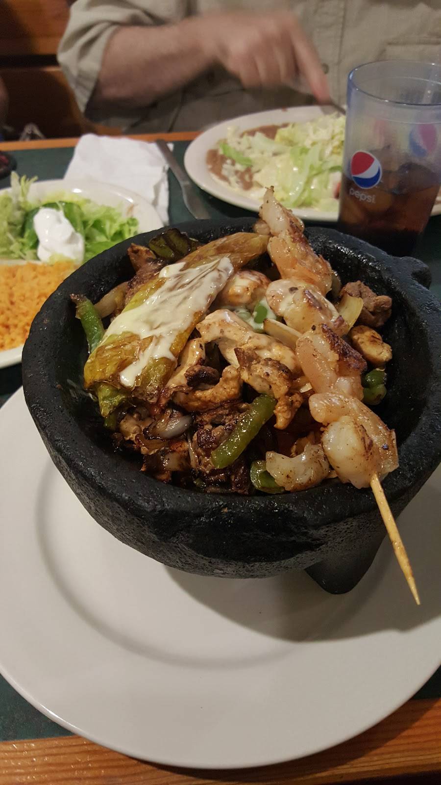 Los Magueyes Mexican Restaurant | restaurant | 1329 S Webster Ave, Green Bay, WI 54301, USA | 9204303755 OR +1 920-430-3755