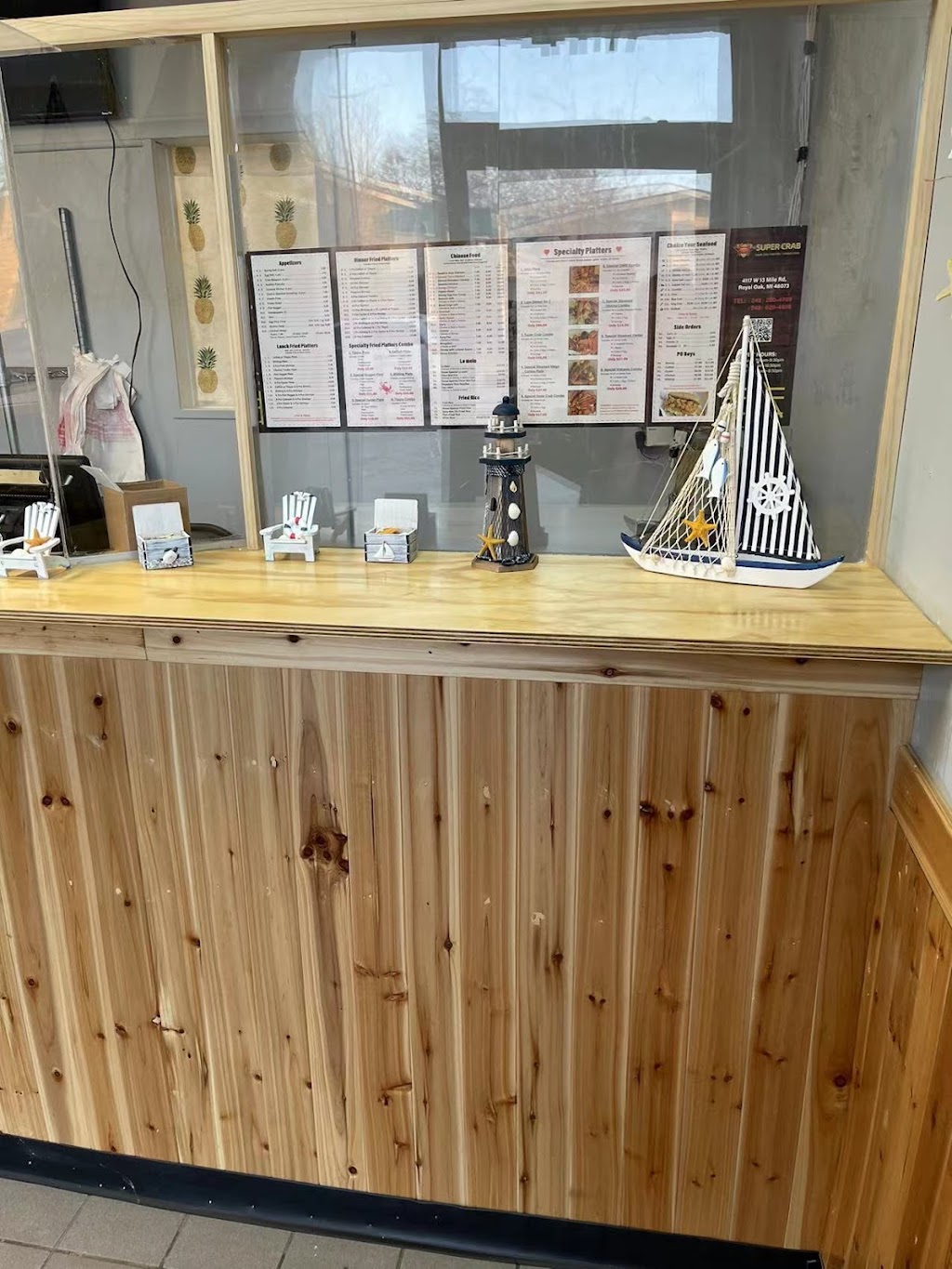 Super Crab | restaurant | 4117 W 13 Mile Rd, Royal Oak, MI 48073, USA | 2482804788 OR +1 248-280-4788
