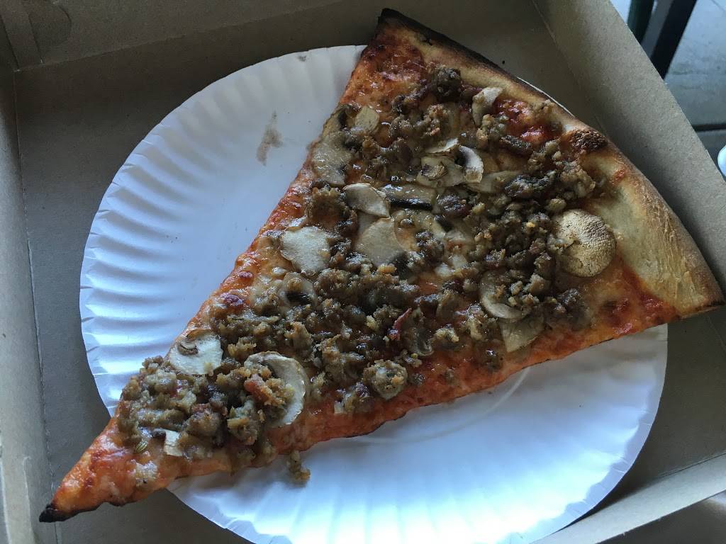 Village Pizzeria | restaurant | 131 N Larchmont Blvd, Los Angeles, CA 90004, USA | 3234655566 OR +1 323-465-5566