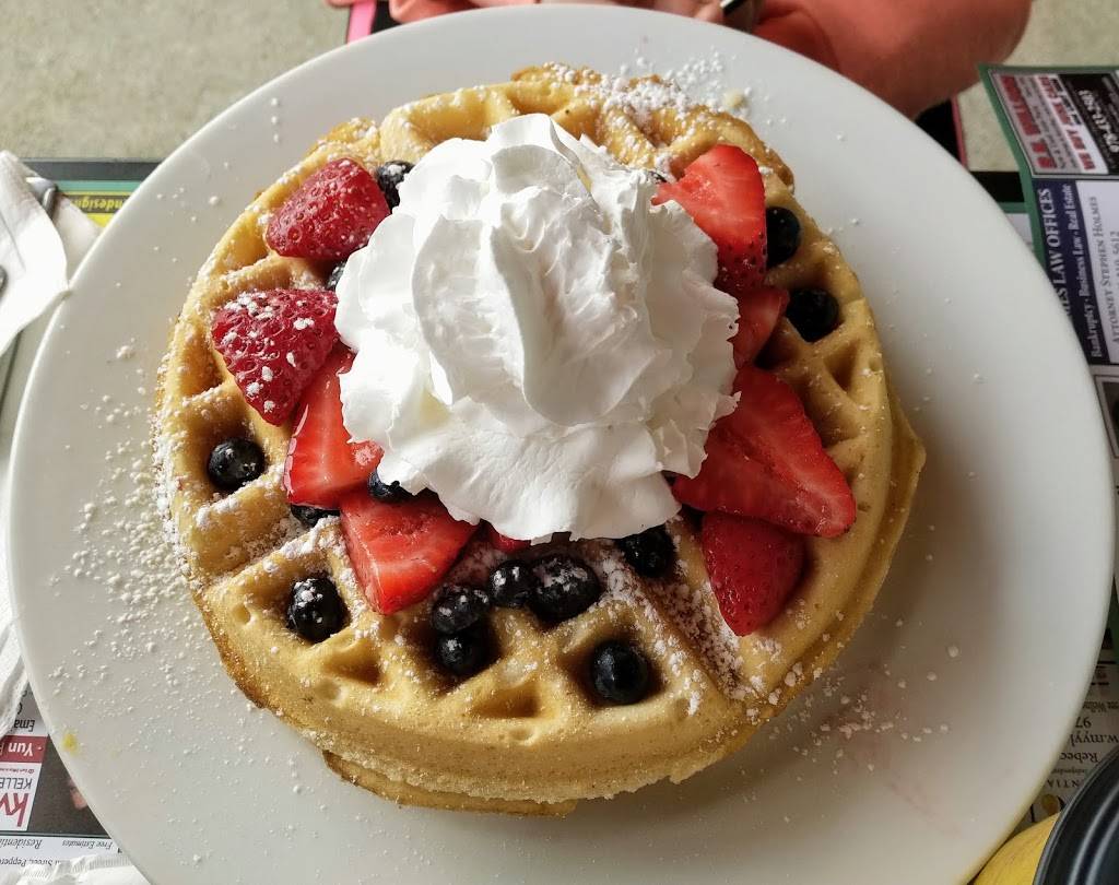 Breens Diner | restaurant | 170 Main St, Pepperell, MA 01463, USA | 9789259043 OR +1 978-925-9043