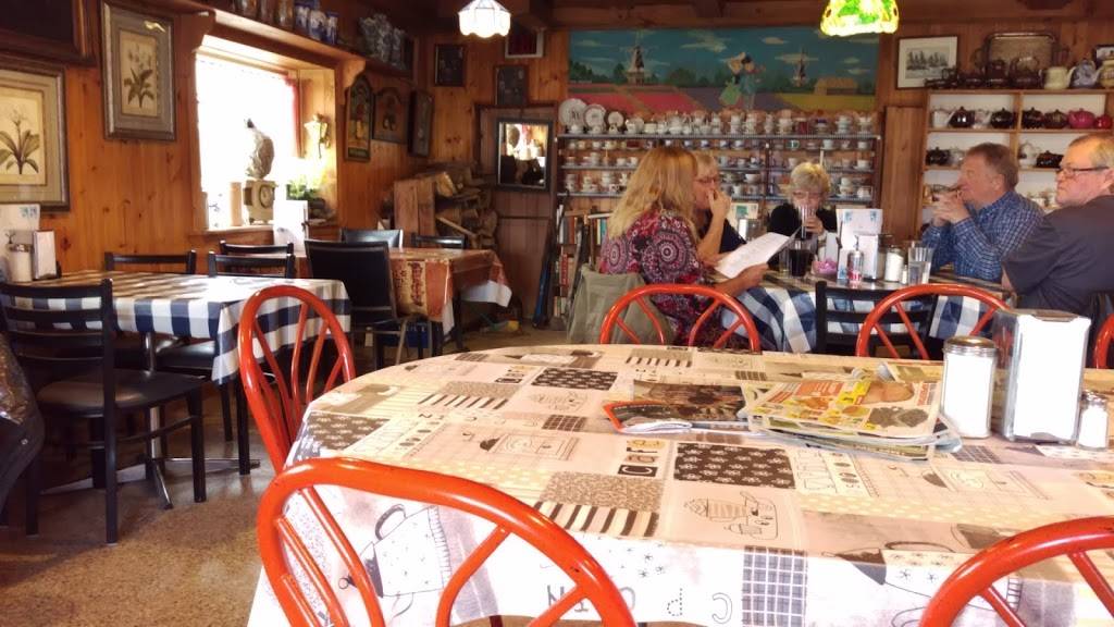 Holland House Restaurant & Tavern | restaurant | 33317 Talbot Line, Iona Station, ON N0L 1P0, Canada | 5194885294 OR +1 519-488-5294