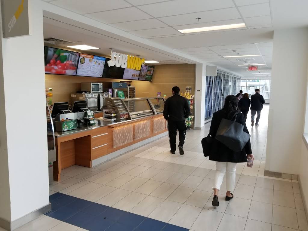 SUBWAY | restaurant | CSUM, Site Glen, Local DS 18064, 1001 Boulevard Décarie #114, Montréal, QC H4A 0A5, Canada | 5149332090 OR +1 514-933-2090