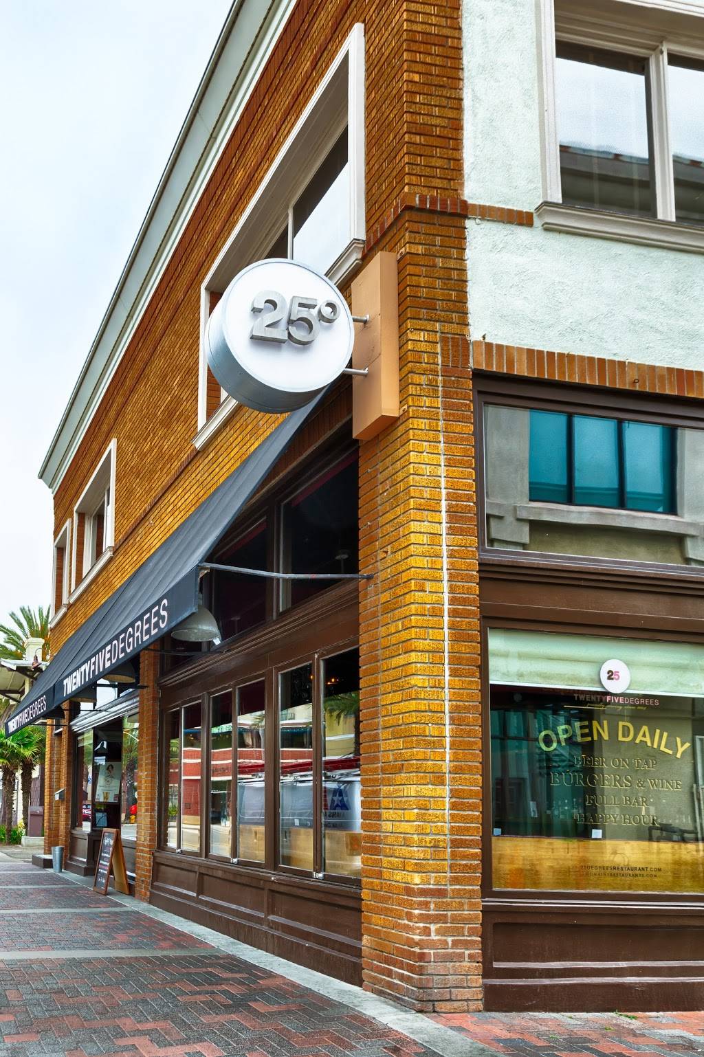 25 Degrees Huntington Beach | night club | 412 Walnut Ave, Huntington Beach, CA 92648, USA | 7149602525 OR +1 714-960-2525