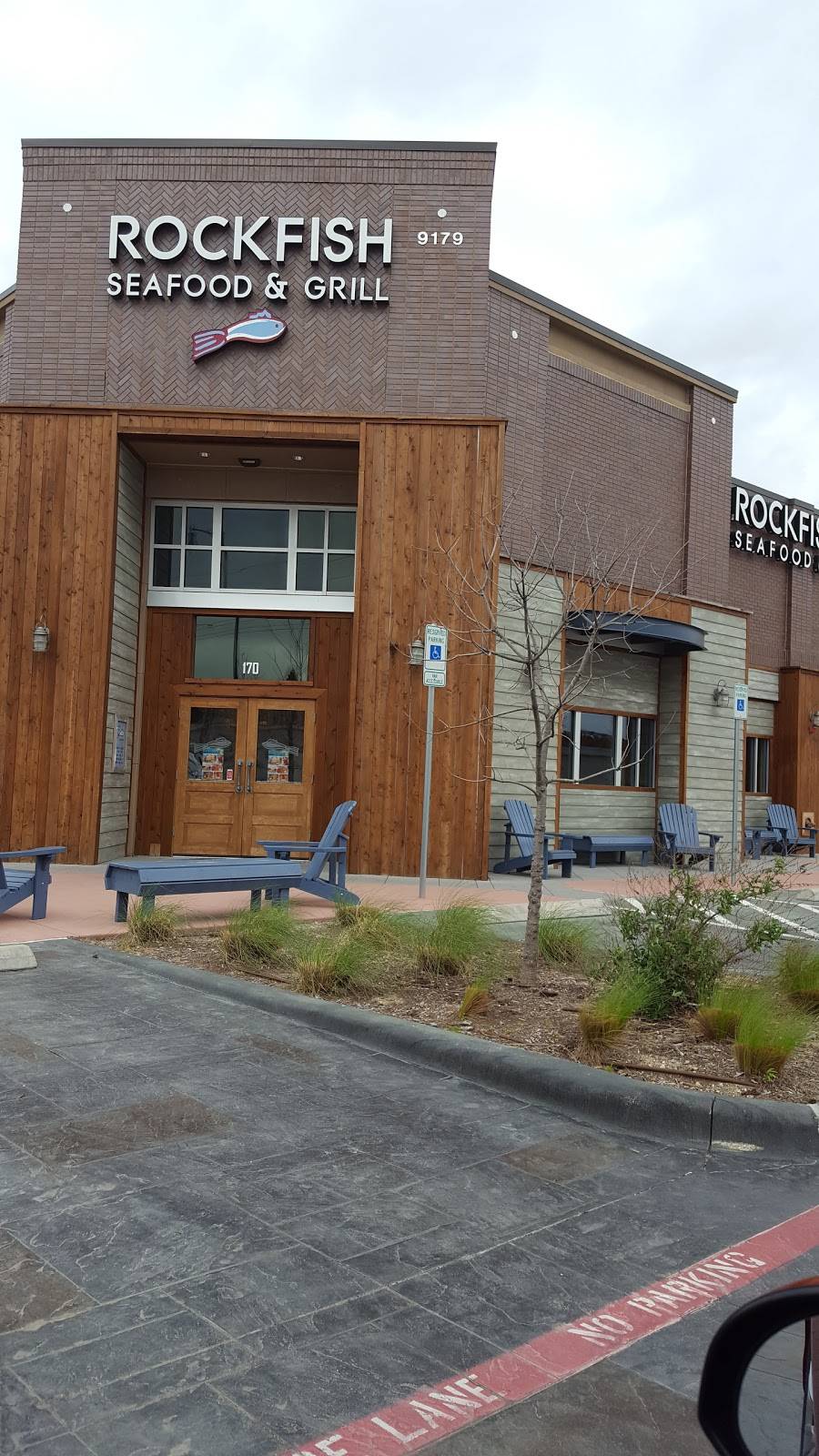 Rockfish Seafood & Grill | restaurant | 9179 Dallas Pkwy #170, Frisco, TX 75034, USA | 4692878793 OR +1 469-287-8793