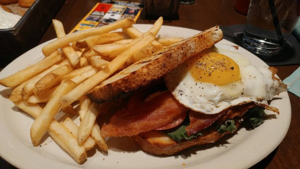 Gas Monkey Bar N Grill | restaurant | 10261 Technology Blvd E, Dallas, TX 75220, USA | 2143501904 OR +1 214-350-1904