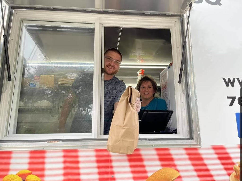 Breaking Bread BBQ | restaurant | 7704 Mokena Ct, New Port Richey, FL 34654, USA | 7633334399 OR +1 763-333-4399