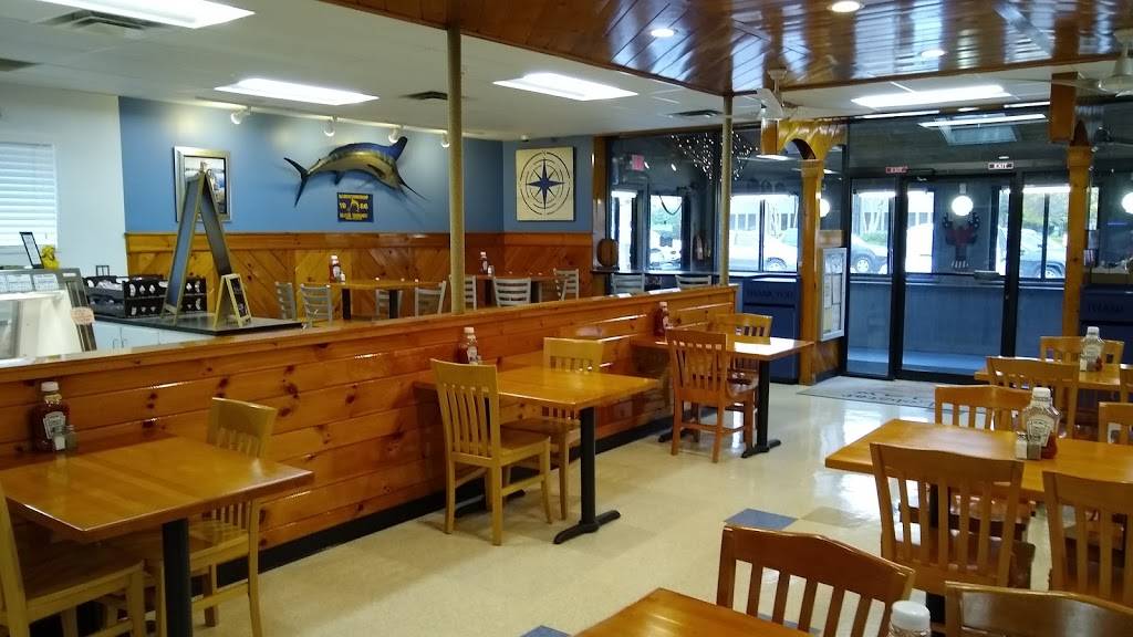 Lobster Claw Seafoods | restaurant | 3 Main St, North Reading, MA 01864, USA | 9786646349 OR +1 978-664-6349