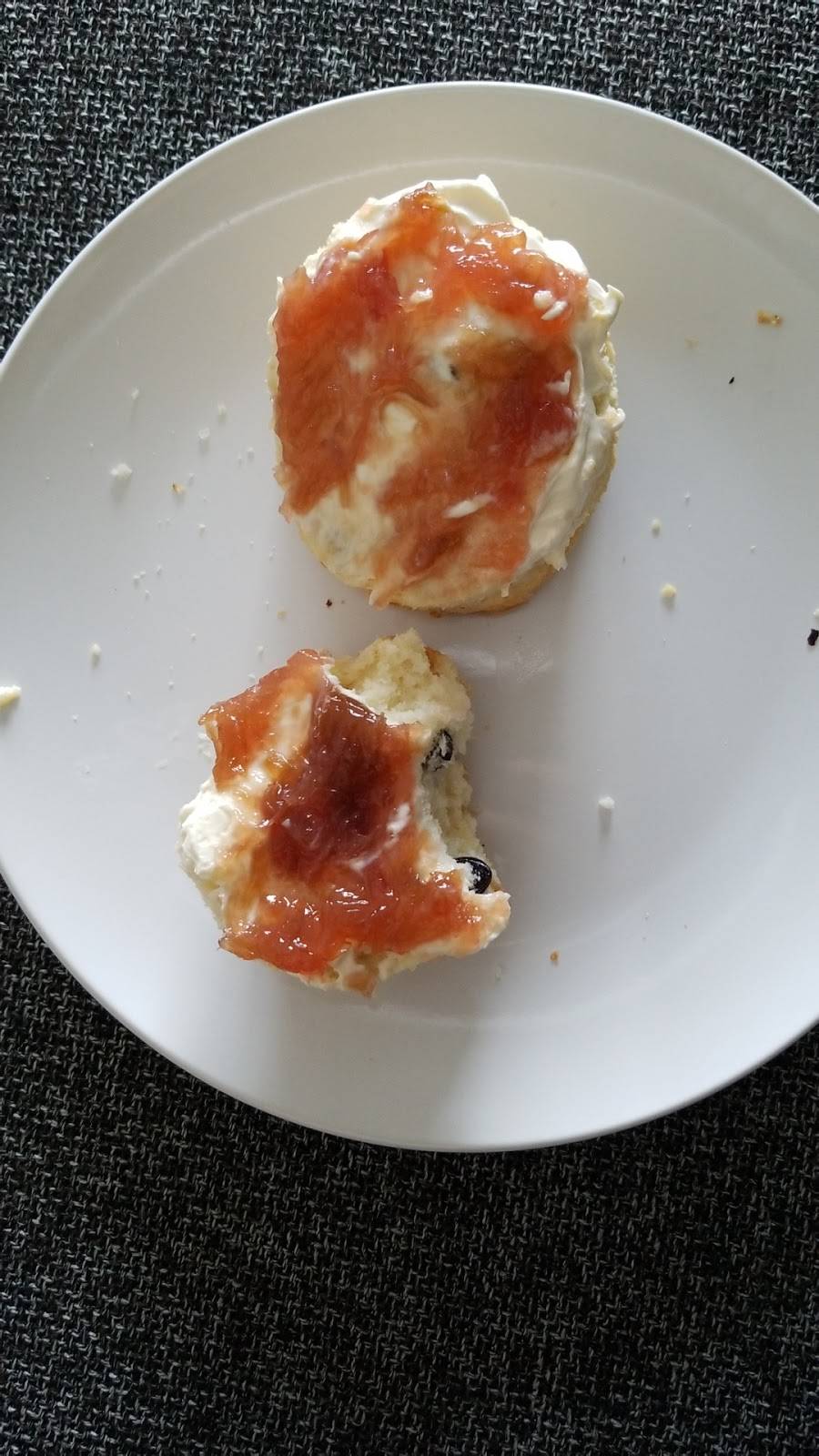 The SconeWitch Take-Away (Cyrville) | bakery | 1638 Cyrville Rd #4, Gloucester, ON K1B 3L8, Canada | 6137442585 OR +1 613-744-2585