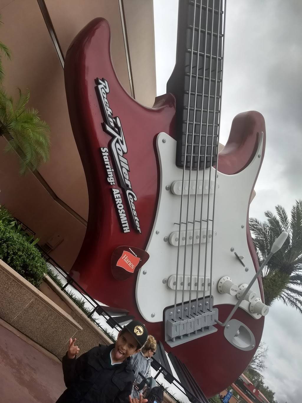 KRNR The Rock Station | restaurant | 351 S Studio Dr N, Lake Buena Vista, FL 32830, USA | 4079395277 OR +1 407-939-5277