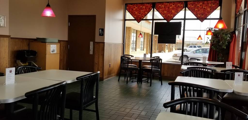 Mancinos Pizza & Grinders of Traverse City Chums Corner | restaurant | 841 US-31, Traverse City, MI 49685, USA | 2319434844 OR +1 231-943-4844