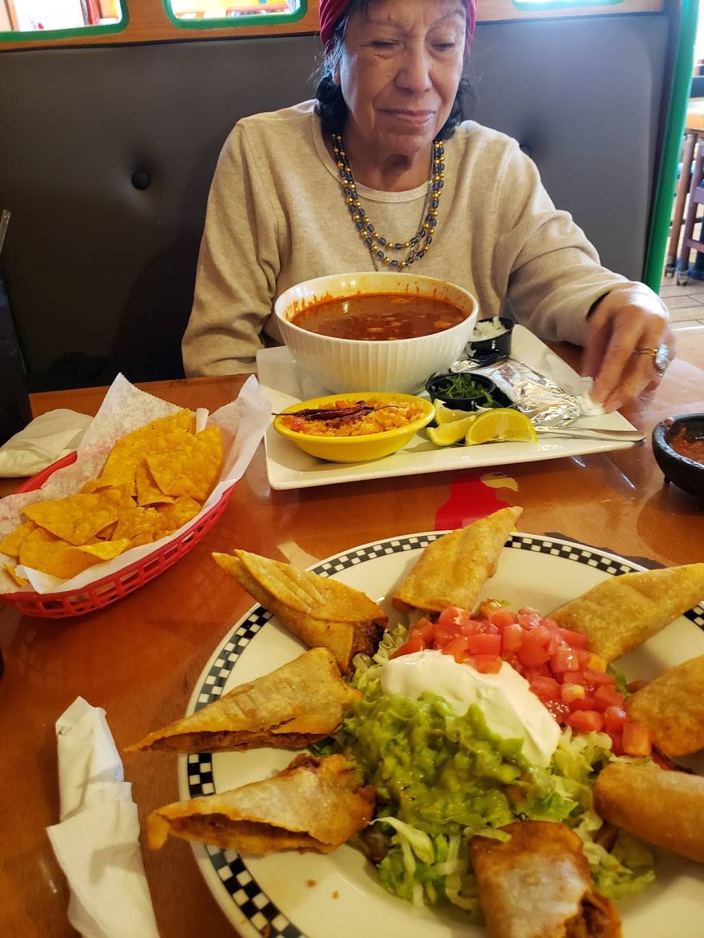 El Loro | restaurant | 1205 N 25th St, Clear Lake, IA 50428, USA | 6413573045 OR +1 641-357-3045