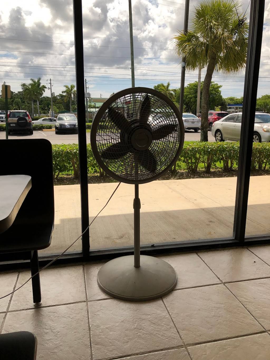 Wing Wong Inc | restaurant | 5891 S Military Trail, Lake Worth, FL 33463, USA | 5614332732 OR +1 561-433-2732