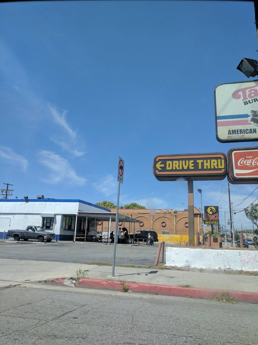 Tams Burgers | restaurant | 5023 S Central Ave, Los Angeles, CA 90011, USA | 3232331320 OR +1 323-233-1320