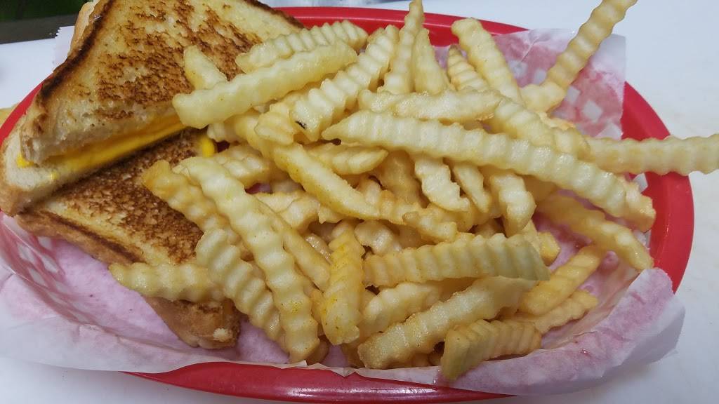 Phils | restaurant | 419 1st St, De Pere, WI 54115, USA | 9204034201 OR +1 920-403-4201