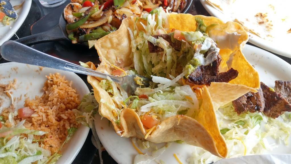 Hortencias at the Cliffhanger | restaurant | 25187 CA-18, Crestline, CA 92325, USA | 9093384466 OR +1 909-338-4466