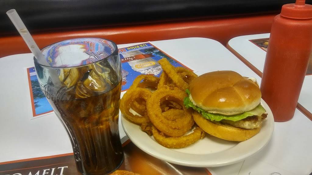 Steak n Shake | restaurant | 3232 Bardstown Rd, Louisville, KY 40205, USA | 5024562670 OR +1 502-456-2670