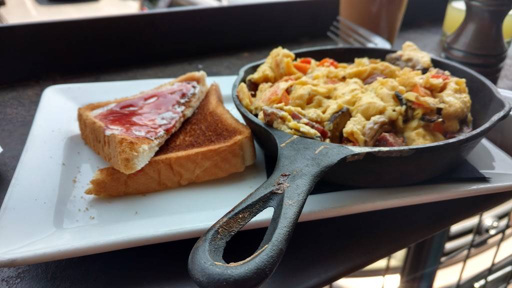 Halcyon Southtown | cafe | 1414 S Alamo St, San Antonio, TX 78210, USA | 2102777045 OR +1 210-277-7045