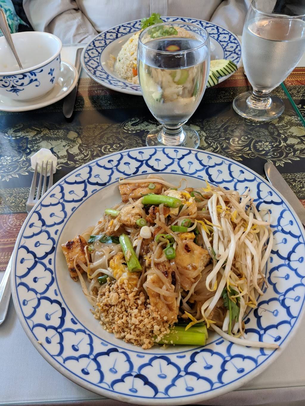 Bangkok Cuisine | restaurant | 67 Circuit Ave, Oak Bluffs, MA 02557, USA | 5086966322 OR +1 508-696-6322