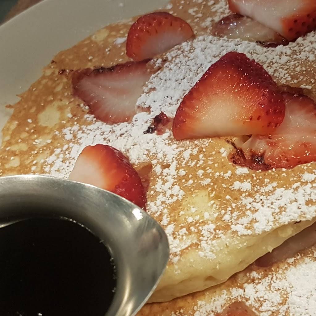 The Harvest Table at Market Square | restaurant | Market Square, 2109 Ottawa St, Windsor, ON N8Y 1R8, Canada | 2267834170 OR +1 226-783-4170