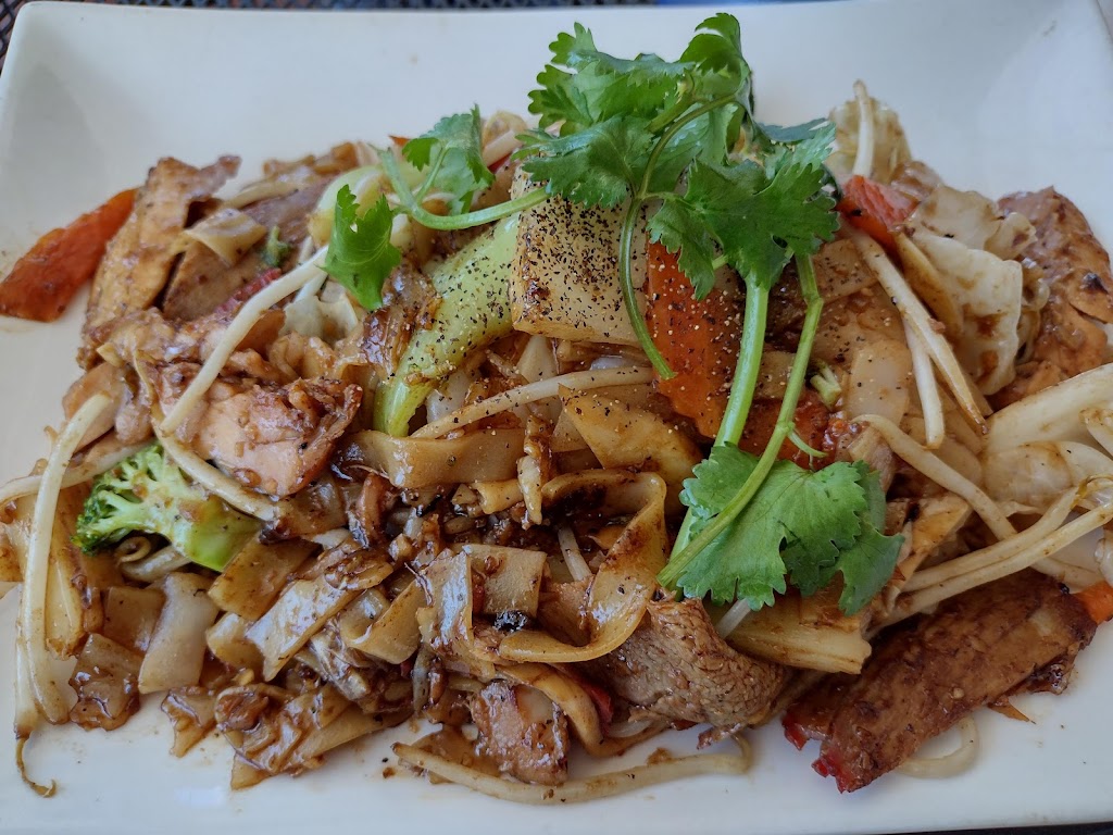 Lulus Thai Noodle Shop | restaurant | 2030 Central St, Kansas City, MO 64108, USA | 8164748424 OR +1 816-474-8424