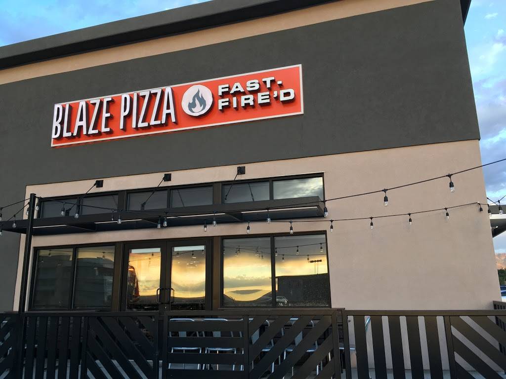 Blaze Pizza | meal takeaway | 6400 Holly Ave NE, Albuquerque, NM 87113, USA | 5053181489 OR +1 505-318-1489
