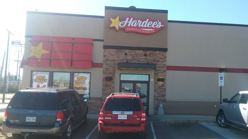 Hardees | restaurant | 100 Norfleet Dr, Senatobia, MS 38668, USA | 6625626429 OR +1 662-562-6429
