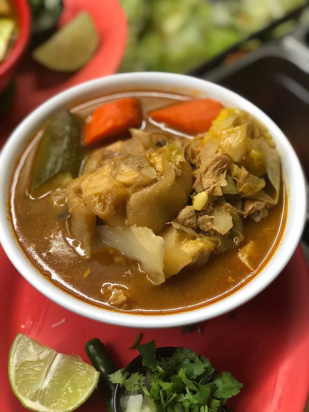 Las Cazuelas Restaurant & Pupuseria | restaurant | 5707 N Figueroa St, Los Angeles, CA 90042, USA | 3232554719 OR +1 323-255-4719