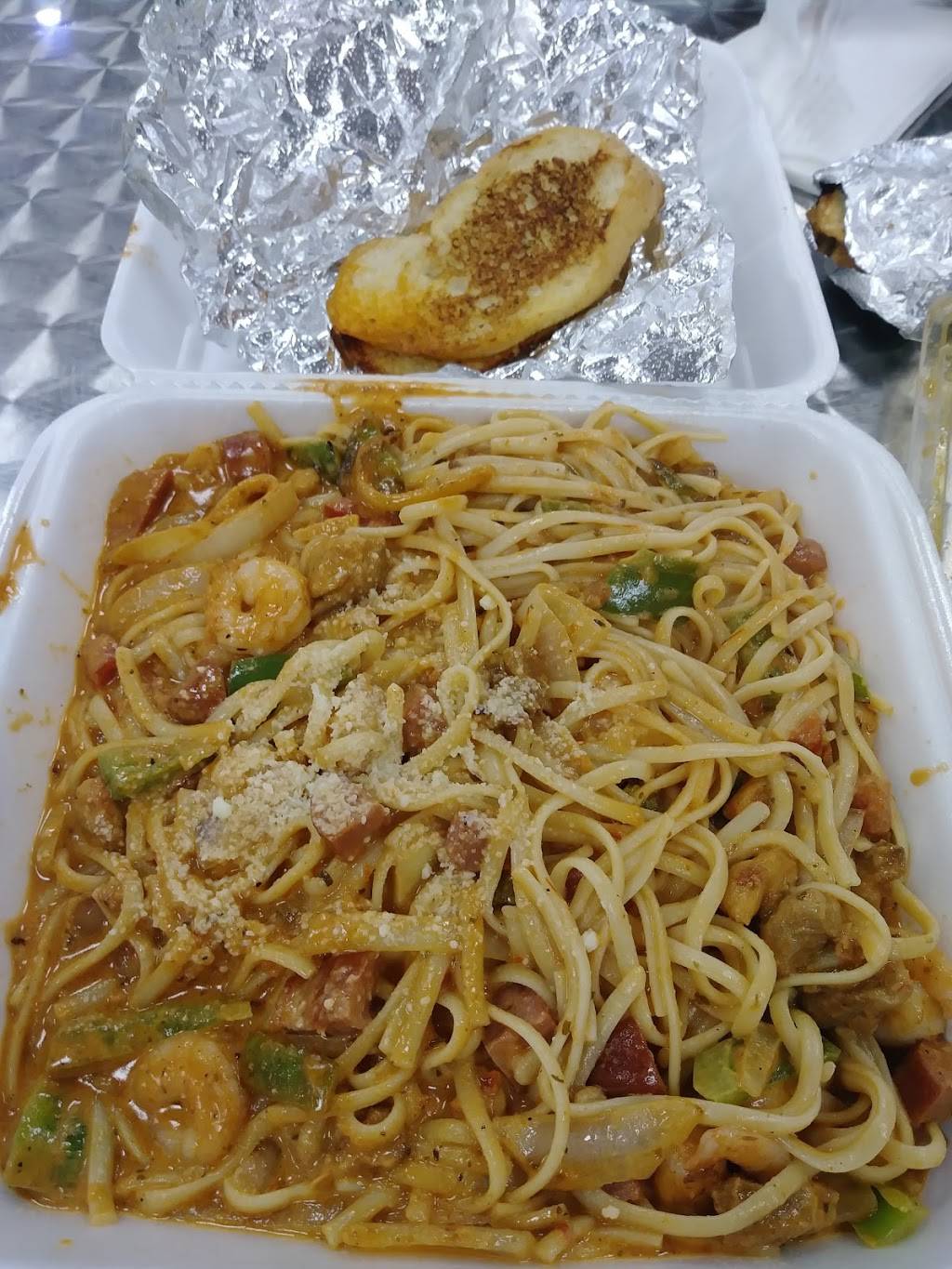 Louisiana Famous Fried Chicken & Seafood | restaurant | 9450 Cullen Blvd, Houston, TX 77051, USA | 7138089840 OR +1 713-808-9840