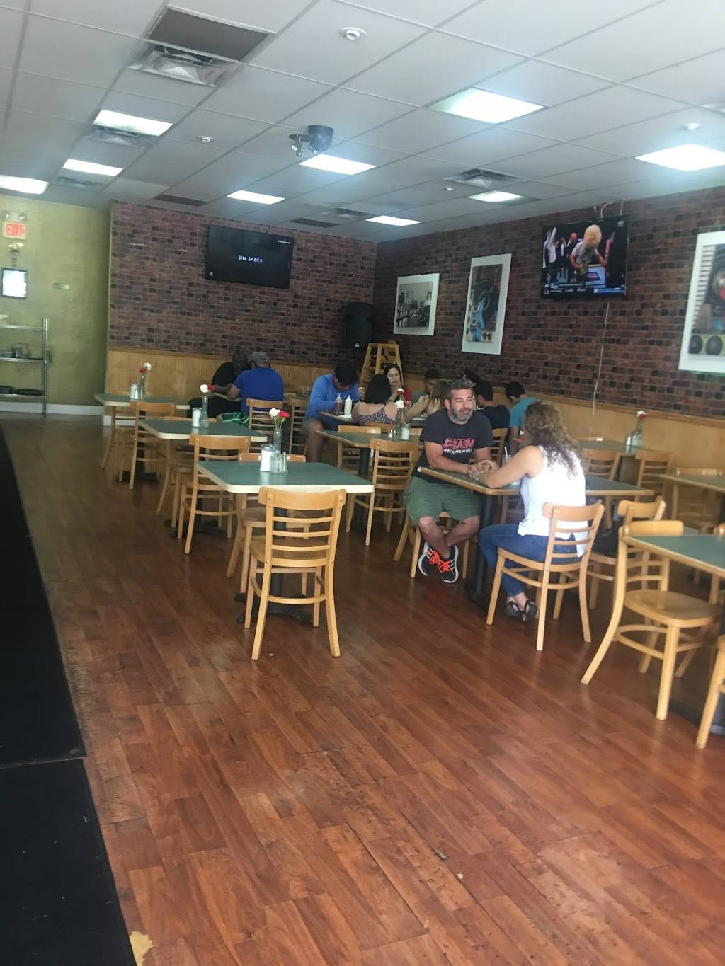 Estes Mucho Perro 3 | restaurant | 11368 Miramar Pkwy, Miramar, FL 33025, USA | 7542633276 OR +1 754-263-3276