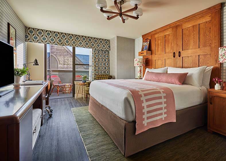 Graduate Bloomington | restaurant | 210 E Kirkwood Ave, Bloomington, IN 47408, USA | 8129940500 OR +1 812-994-0500