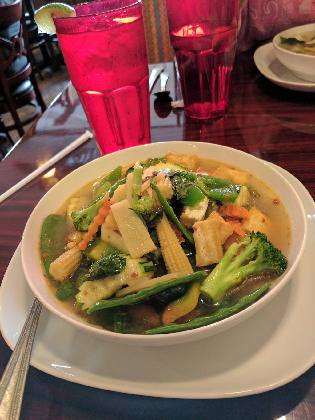 Em-Ons Thai Cafe | restaurant | 2364 Immokalee Rd, Naples, FL 34110, USA | 2395661993 OR +1 239-566-1993