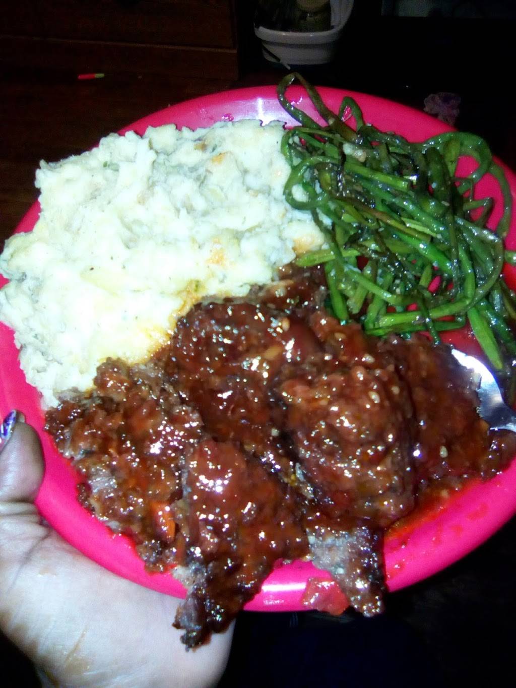 Famous Gyro-George | restaurant | 3965 Lee Rd, Cleveland, OH 44128, USA | 2167524976 OR +1 216-752-4976