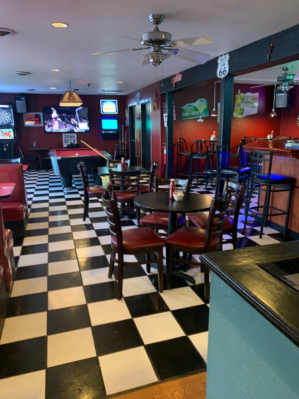 Chelseys Wings Burgers and Spirits | restaurant | 510 E Cranston Ave, Fowler, CO 81039, USA | 7192635011 OR +1 719-263-5011