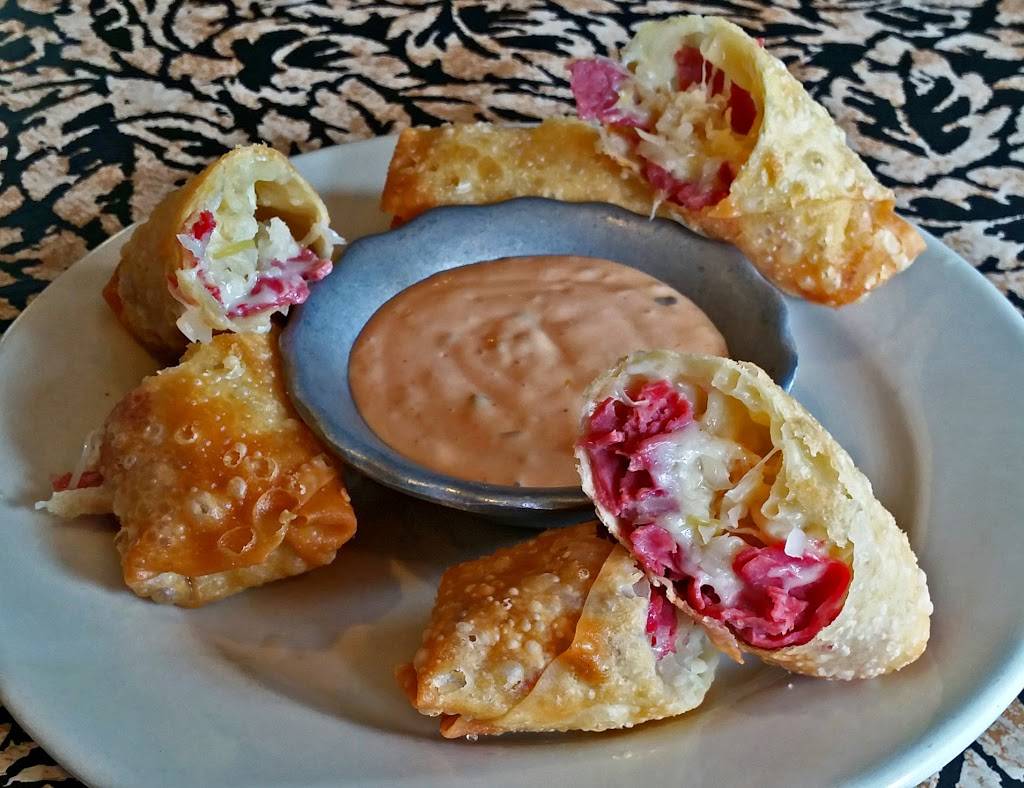 The Schnitzelbank Restaurant | restaurant | 393 3rd Ave, Jasper, IN 47546, USA | 8124822640 OR +1 812-482-2640