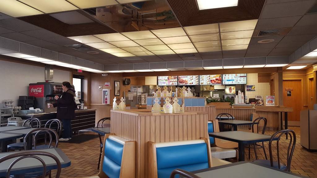 Burger King | restaurant | 1326 S Milwaukee Ave, Libertyville, IL 60048, USA | 8473678969 OR +1 847-367-8969