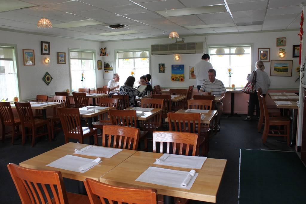 Sunflower Vegetarian Restaurant | restaurant | 2531 Chain Bridge Rd, Vienna, VA 22181, USA | 7033193888 OR +1 703-319-3888