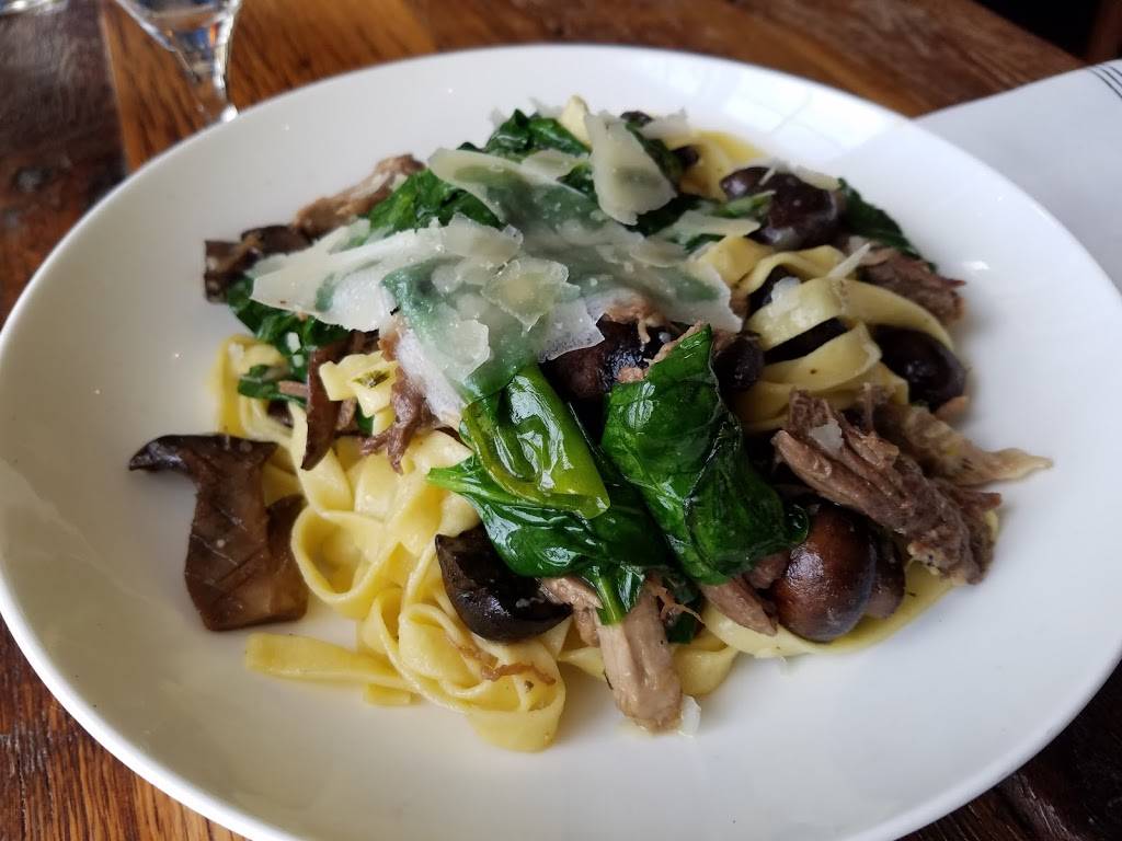 West End Wine Bar & Pub | restaurant | 36855 W Main St, Purcellville, VA 20132, USA | 5404417896 OR +1 540-441-7896