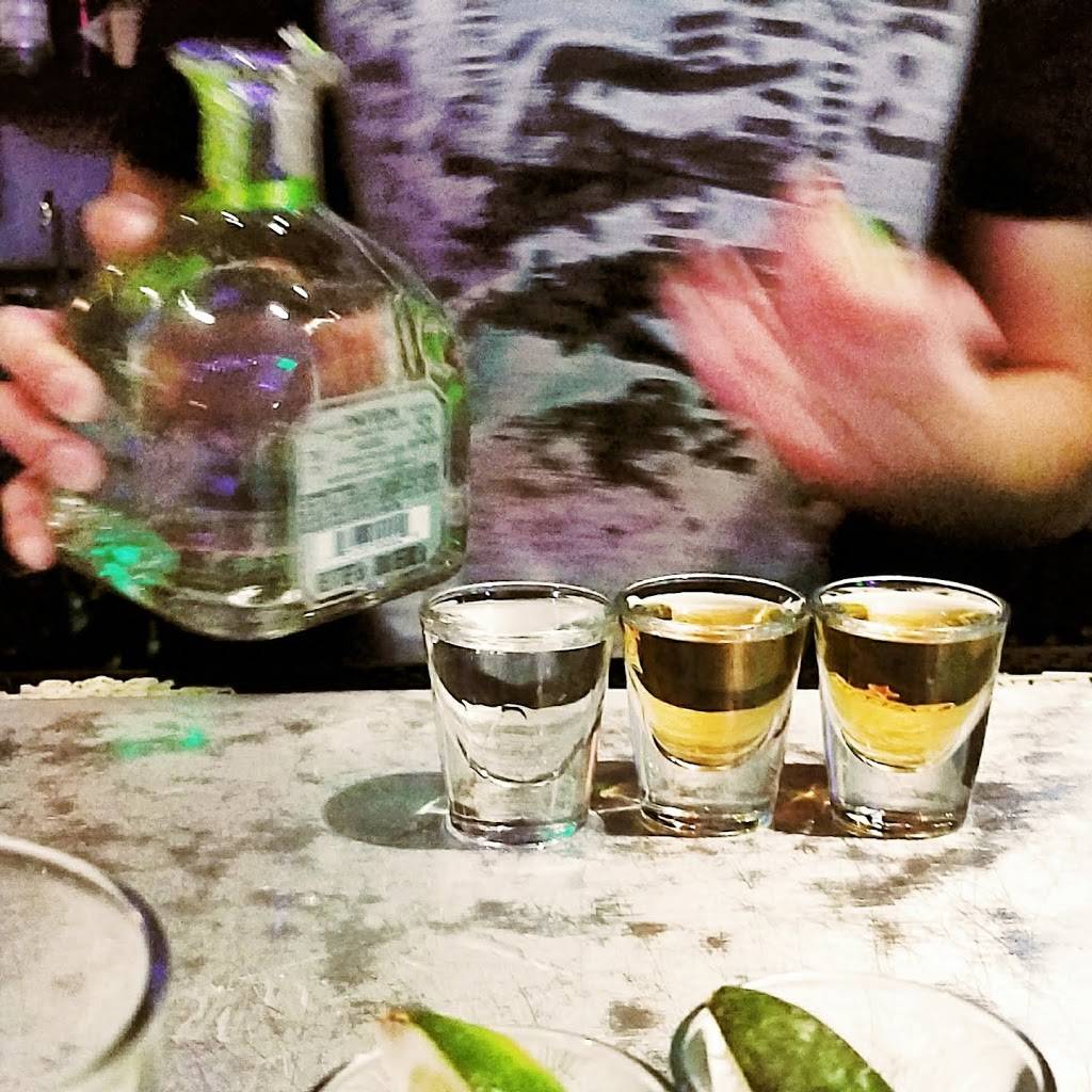 B.D.G | restaurant | 2660 Golf Rd, Glenview, IL 60025, USA | 8477292600 OR +1 847-729-2600