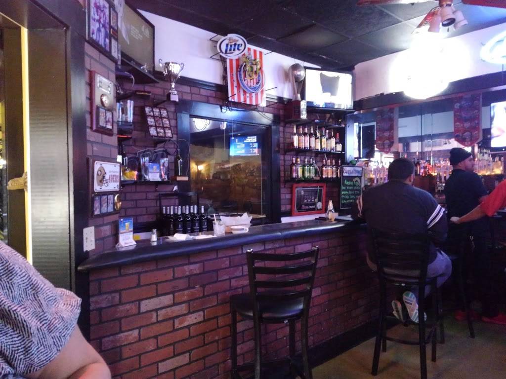 El Bajio | restaurant | 3704 W Shields Ave, Fresno, CA 93722, USA | 5592773644 OR +1 559-277-3644