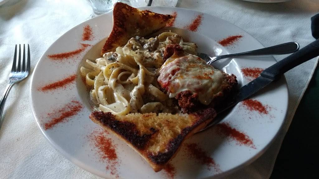 Chemong Lodge | restaurant | 764 Hunter St, Bridgenorth, ON K0L 1H0, Canada | 7052928435 OR +1 705-292-8435