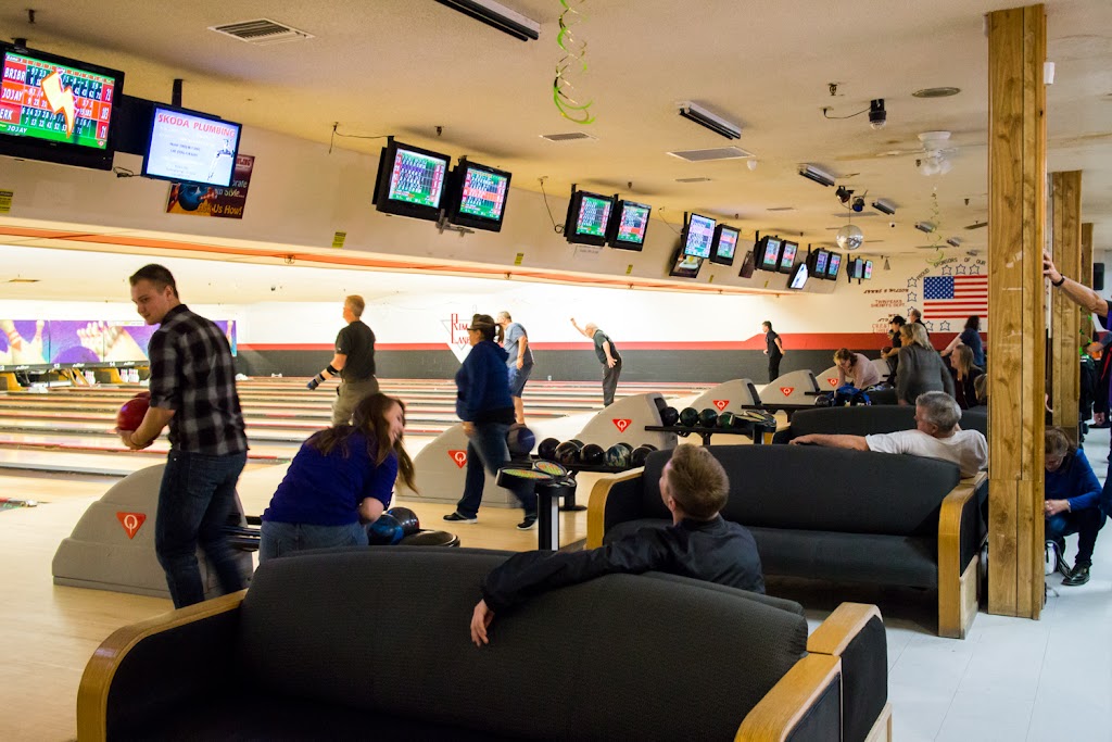 Rim Bowling & Entertainment Center | restaurant | 23991 Lake Dr, Crestline, CA 92325, USA | 9093385550 OR +1 909-338-5550