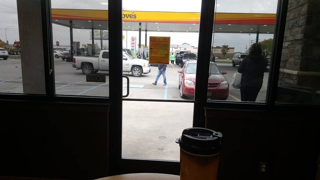 Chesters Chicken | restaurant | 900 S Eagle St, Weimar, TX 78962, USA | 9797258625 OR +1 979-725-8625