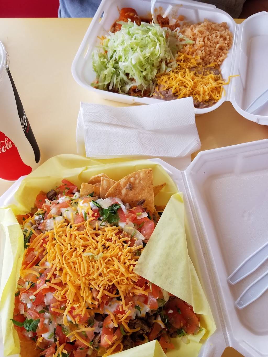 Nicos | restaurant | 2965 N Campbell Ave, Tucson, AZ 85719, USA | 5203273190 OR +1 520-327-3190