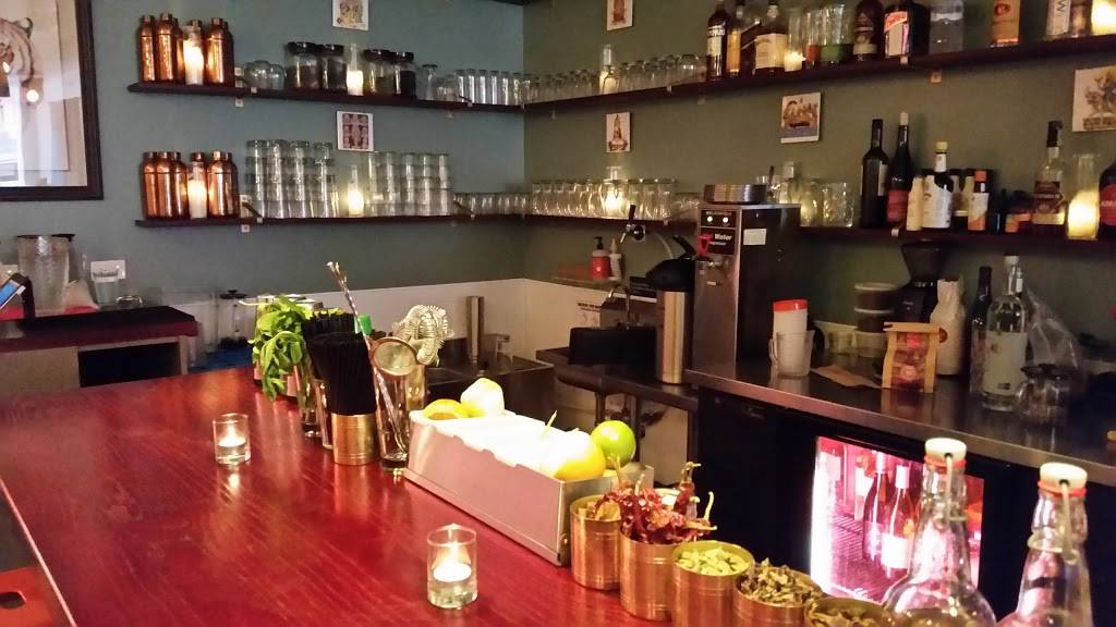 Mango Pickle | restaurant | 5842 N Broadway, Chicago, IL 60660, USA | 7739445555 OR +1 773-944-5555